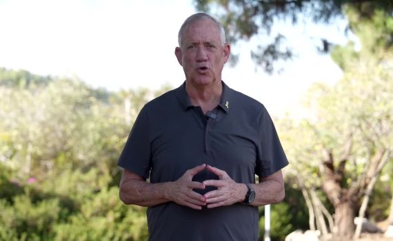 גנץ: "הפעולה הקרקעית בלבנון חייבת להימשך ולהתרחב"