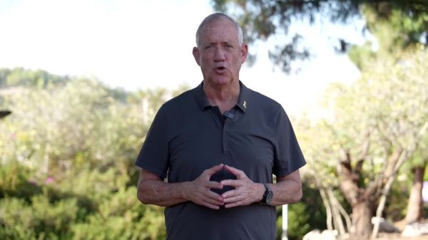 גנץ: "הפעולה הקרקעית בלבנון חייבת להימשך ולהתרחב"