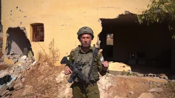 דובר צה"ל בתוך לבנון: מפרקים לחיזבאללה את היכולות שלו