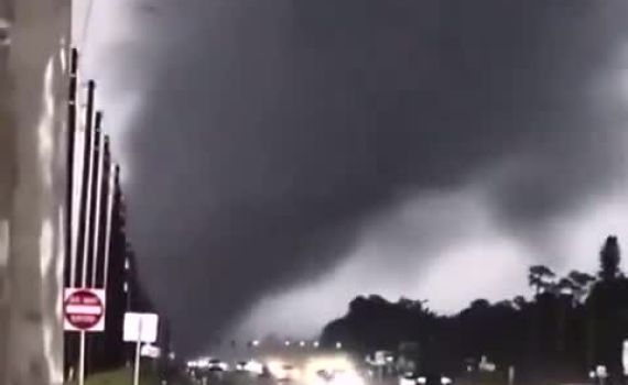 הוריקן בארה"ב: מיליונים מנותקי חשמל, מספר אנשים נהרגו