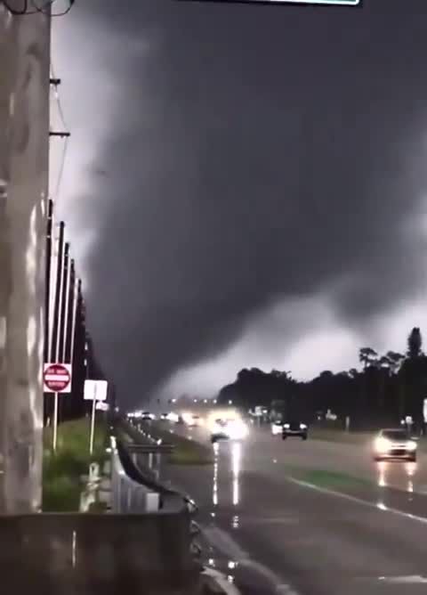 הוריקן בארה"ב: מיליונים מנותקי חשמל, מספר אנשים נהרגו
