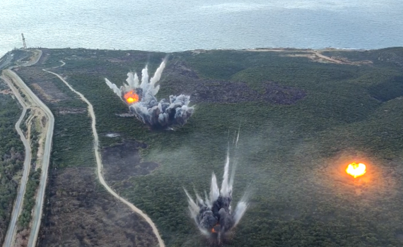 גייזרים באוויר: צה"ל מעלה את מנהרות חיזבאללה באש | צפו