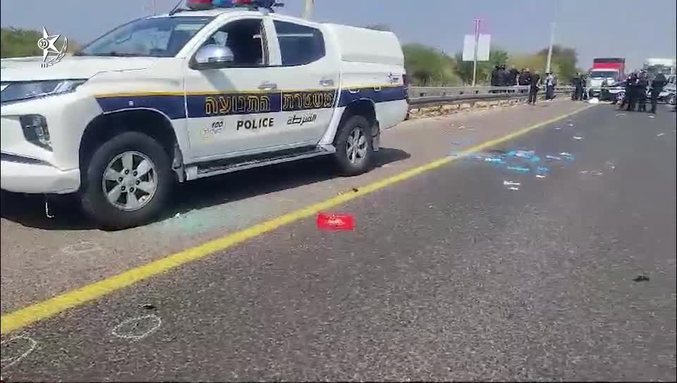 המחבל התקרב לכביש ברגל וירה בשוטר: תיעוד מזירת הפיגוע ביבנה