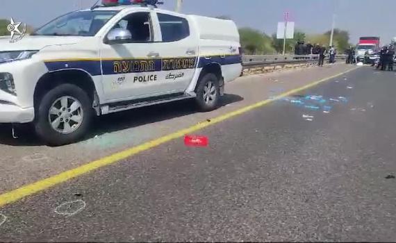 המחבל התקרב לכביש ברגל וירה בשוטר: תיעוד מזירת הפיגוע ביבנה