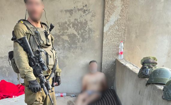 צפו: מחבל חיזבאללה נכנע במקום המסתור והועבר להמשך חקירה