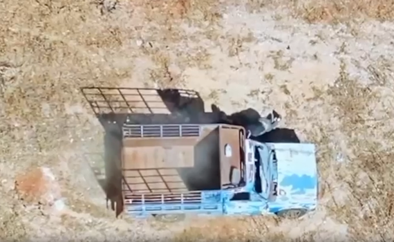 מתחת לגלגלי המשאית: צה"ל צלף במחבלים שכיוונו נשק ללוחמים