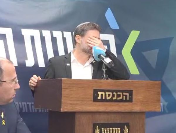 צפו: סמוטריץ' הזכיר את הנופלים ונשנק מדמעות