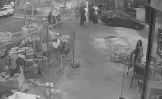 נס בחולון: רסיס ענק נחת בין שני בני אדם. צפו