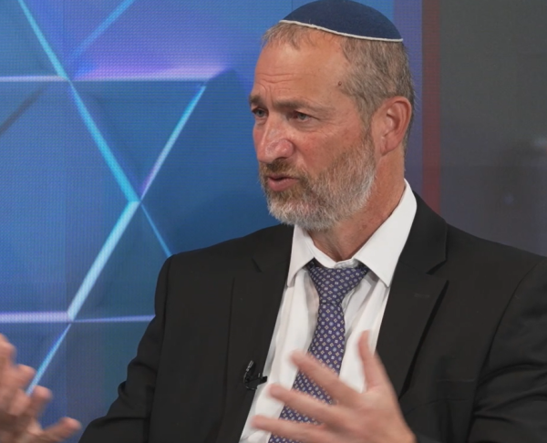 הרב סלוטקי לסרוגים: כך אחגוג את שמחת תורה השנה