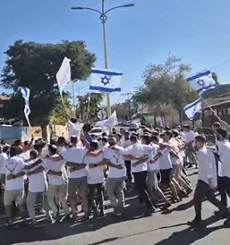 הדלתות שננעלו בפני המחבלים, נפתחו לשמחה של גיבורים