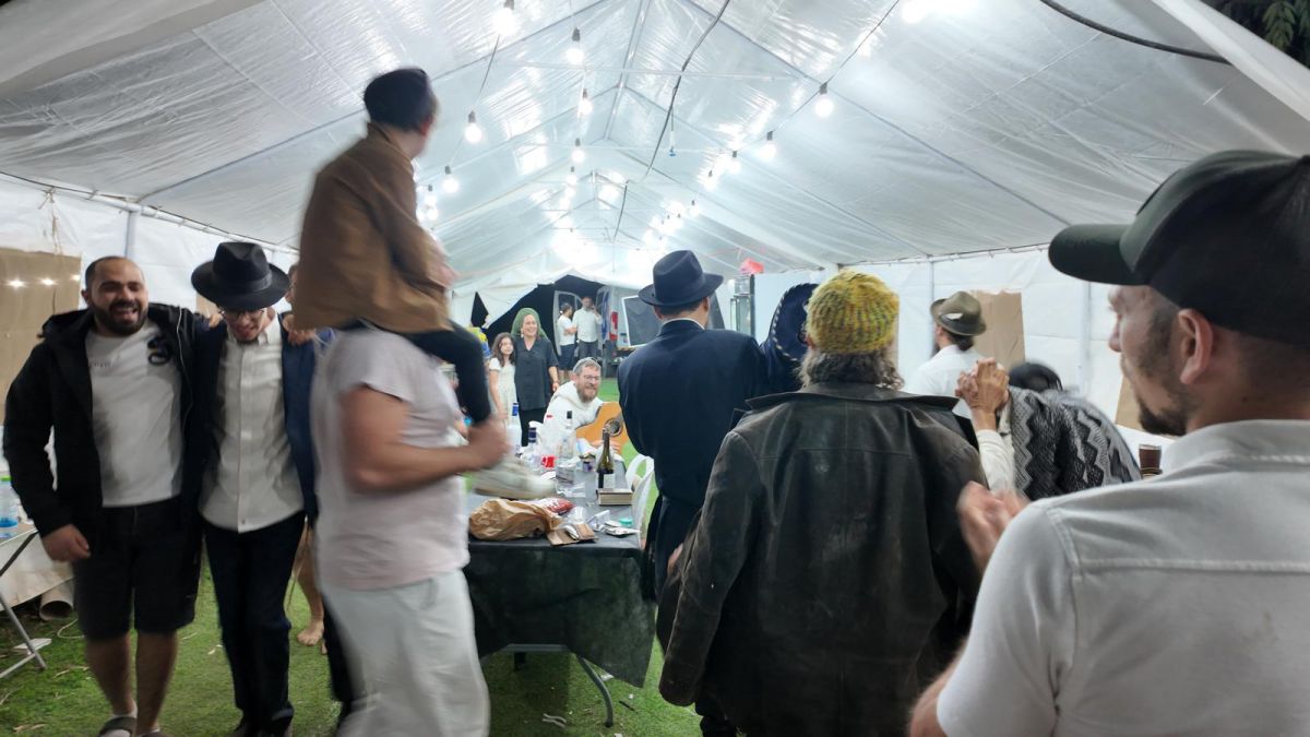 שנה אחרי הטבח: הייתי בשמחת תורה באתר הנובה