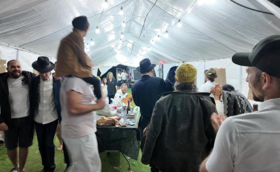 שנה אחרי הטבח: הייתי בשמחת תורה באתר הנובה