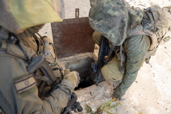 צפו: צה"ל השמיד מפקדה תת קרקעית של חיזבאללה בדרום לבנון