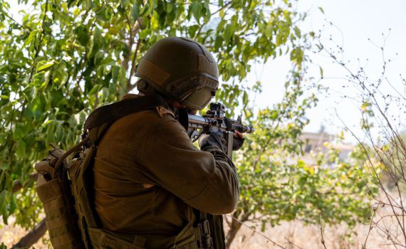 הותר לפרסום: 2 לוחמים נפצעו קשה מירי נ"ט בדרום לבנון