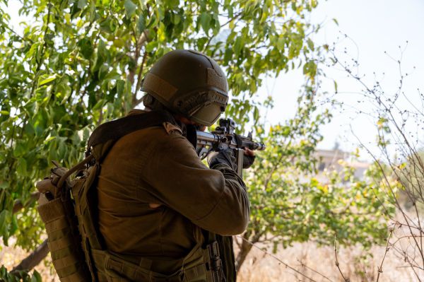 הותר לפרסום: 2 לוחמים נפצעו קשה מירי נ"ט בדרום לבנון