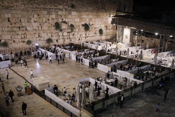 הלכות יום הכיפורים שחל בשבת למנהגי כל העדות