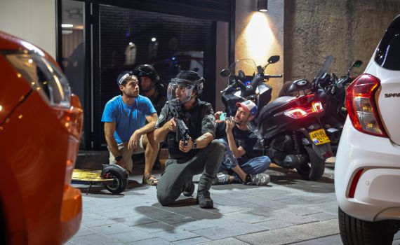 חקירת הפיגוע ביפו: נעצרו חשודים שסייעו למחבלים