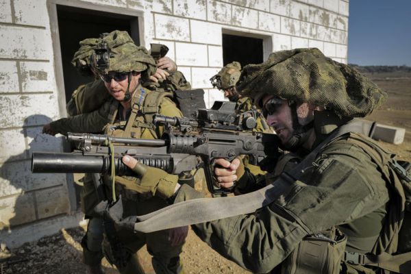 חבר מועצה בתל אביב: "מעט מדי תל אביבים בשירות משמעותי"