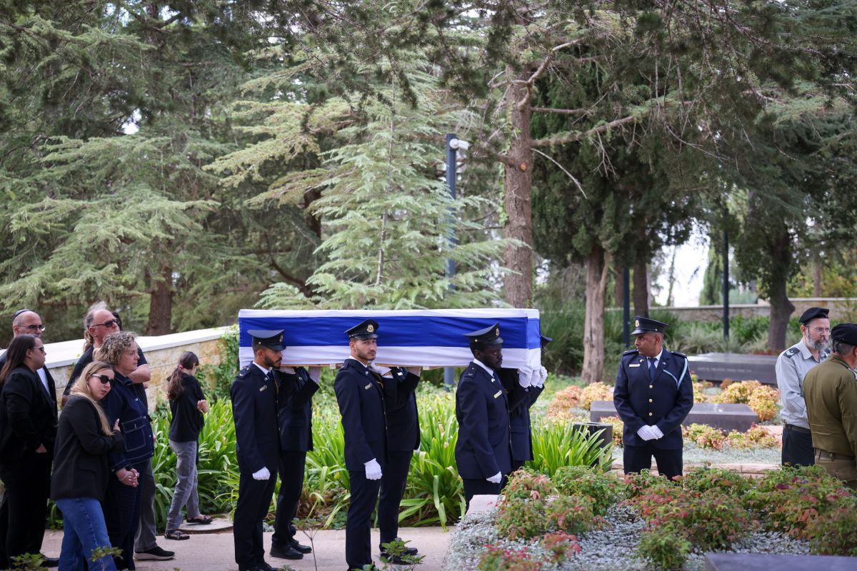 יושב ראש הכנסת ה-14, דן תיכון, הובא למנוחות