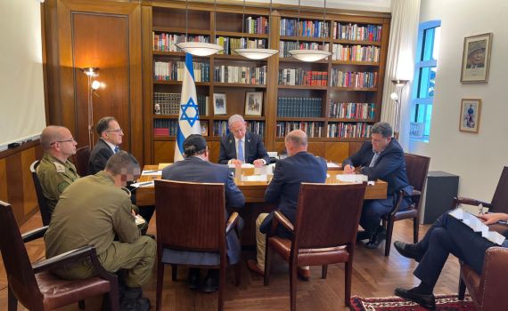 בכירים: פעולה קטלנית באיראן, גם במחיר נפילת בניינים