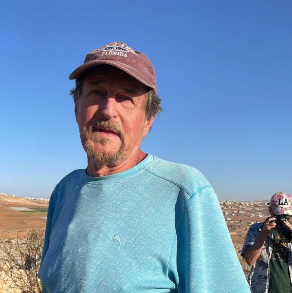 קרא לחרם על המדינה: פעיל שמאל גורש מישראל