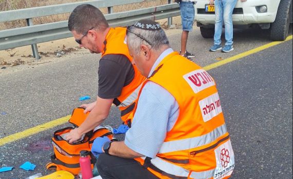 הרוג וארבעה פצועים בפיגוע ירי בכביש 4