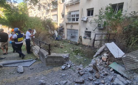 המטח לקריות: 20 שיגורים מלבנון, נפילה בחצר בית