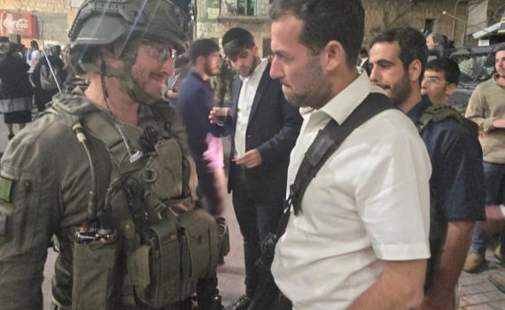 ריקוד של המג"ד וראש המועצה: אלפים בקבר יהשע בן נון