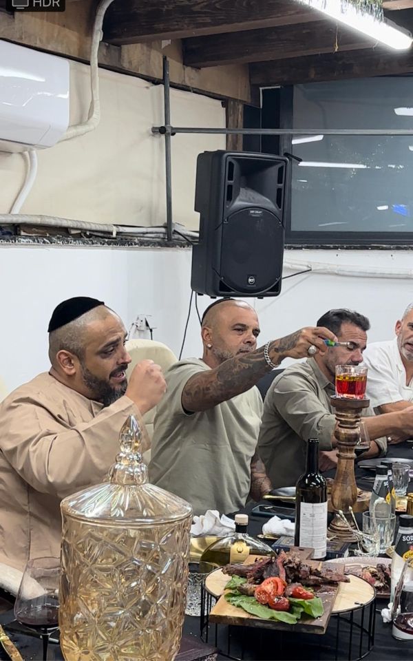 בהשתתפות אייל גולן: מעמד הקבלת פני רבו בחולון