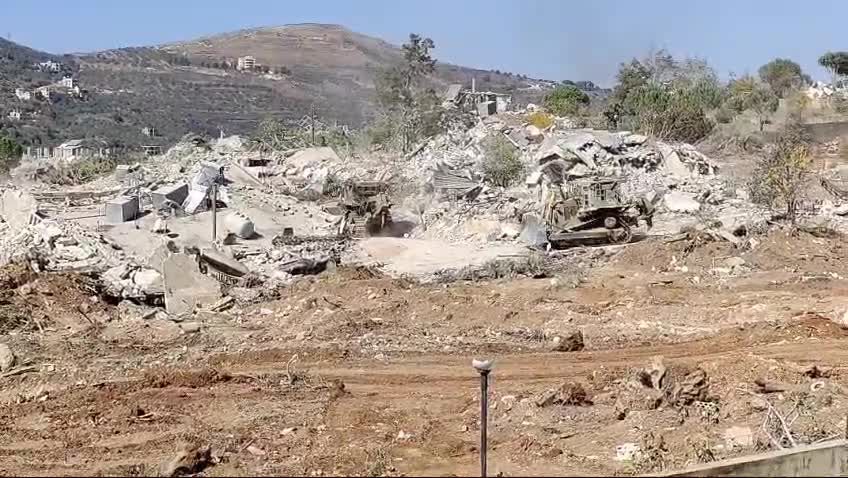 בזמן סיור כתבים בלבנון: צה"ל מפציץ מטרות ופותח צירים