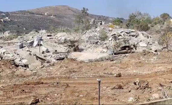 בזמן סיור כתבים בלבנון: צה"ל מפציץ מטרות ופותח צירים