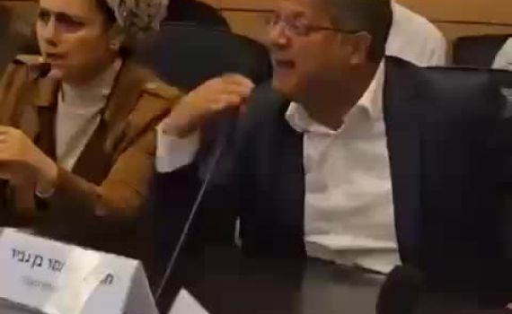 מהומה בכנסת: עימות בין השר בן גביר ואלמוג כהן לעופר כסיף