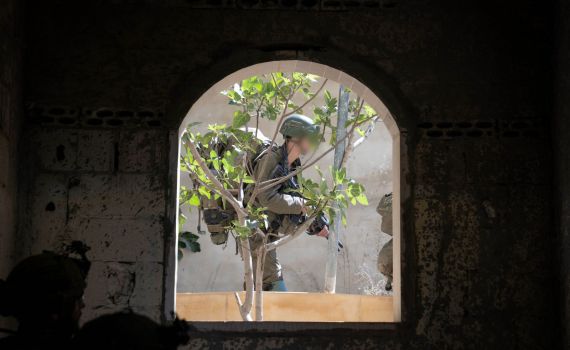 צפו: אוגדה 98 פושטת על מעוזי הטרור של חיזבאללה