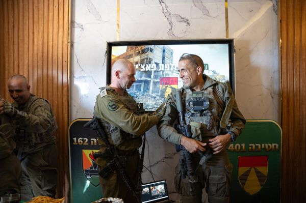 האלוף ספד למח"ט 401: עמד בראש ההתקפות ברפיח