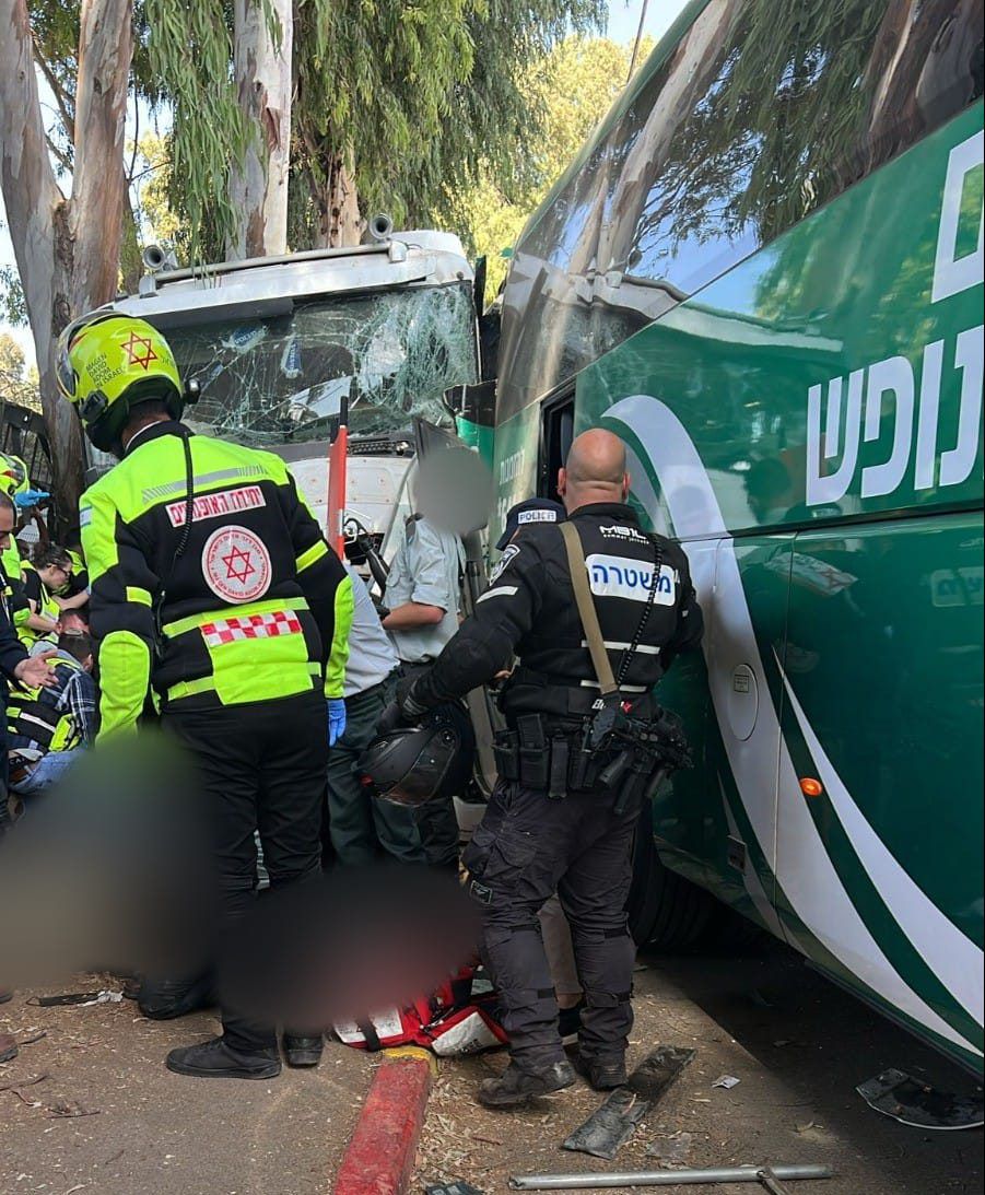 פיגוע ליד מחנה גלילות: עשרות פצועים מדריסת משאית