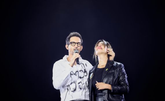 "ניצול ציני": עברי לידר מותקף על לבושו בטקס משפחות החטופים