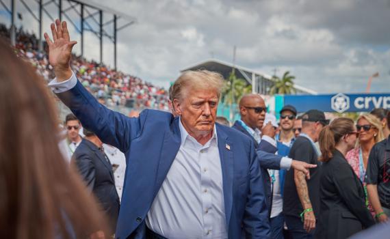 בצל העימות ביניהם: כך טראמפ הגיב לאירוסין של טיילור סוויפט