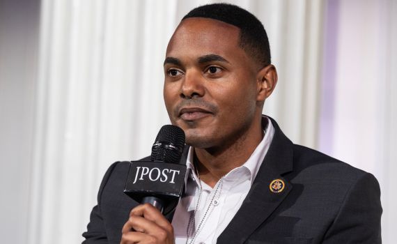 הפרשנית הפוליטית בציוץ אנטישמי; "קרירות מצמררת"