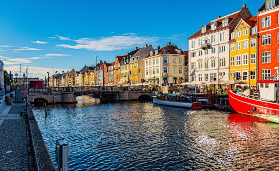 פיצוצים נשמעו בסמוך לשגרירות ישראל בקופנהגן, לעובדים שלום