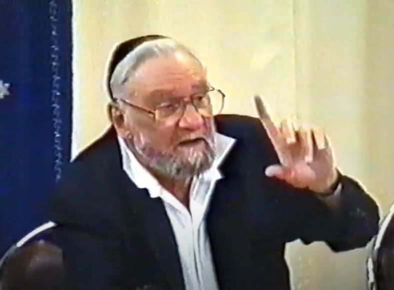 הרב יהודה ליאון אשכנזי – מניטו – מי אתה, כבוד הרב?