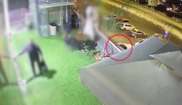 אחרי שסירבו להכניס את אחיו: נקם בירי לעבר מכון כושר. צפו