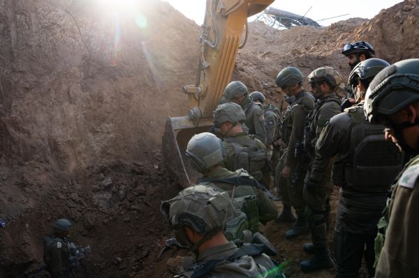 שהו יחד בעזה: פרטים חדשים על חיי החטופות בשבי