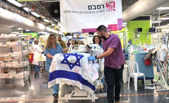 האחות נדהמה: הפצוע התעורר אחרי 30 יום וביקש מים