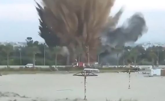 פיצוץ ענק ליד החוף: תיעוד מתקיפת צה"ל בצור