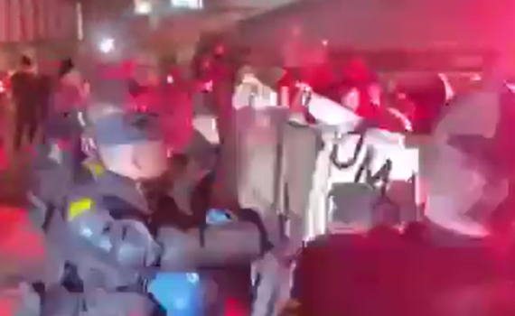 רגע לפני המשחק ישראל- צרפת: התפרעויות של מאות מוסלמים בפריז