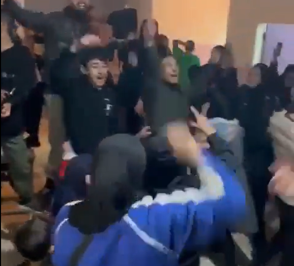 אגרופים וקריאות נגד ישראל: בצידון חוגגים את "הניצחון"