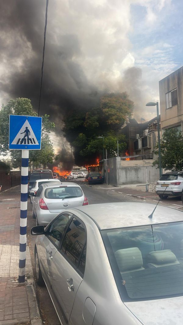 מטח כבד למפרץ חיפה: דיווחים על נפילות בקריות