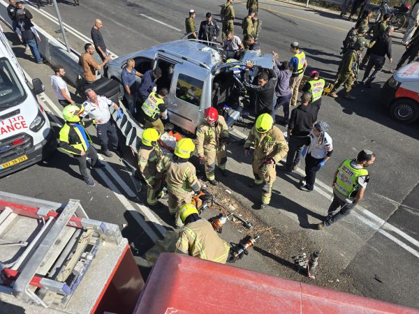 גוש עציון: ערבי ניסה לחטוף נשק מחייל בזירת תאונה וחוסל