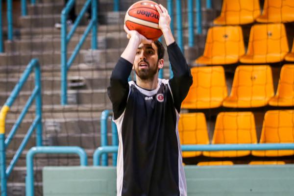 שחקן הכדורסל הבכיר מודה: במשך שנים לקחתי מים בלי לשלם