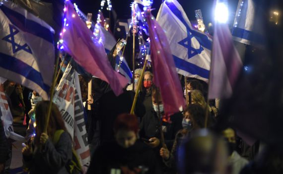 אלו מי שלא גינו את פצצות התאורה עד כה